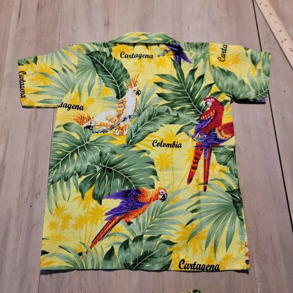 Vintage YMLA Shorts Set Cartegena Colombia Tropical Parrots Silk Feel Sz Boys 10